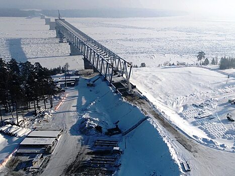 В Красноярском крае рабочие смонтировали четвёртый пролёт Высокогорского моста