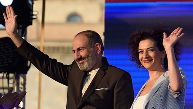 Жена Пашиняна заявила о расставании с ним