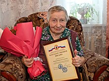 Пенсионерка потратила сбережения на оптический прицел для военных