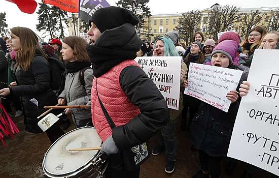 Феминизм для всех или как прошел митинг в Санкт-Петербурге
