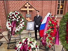 Малахов, Стриженовы, Максакова простились с Ларисой Голубкиной