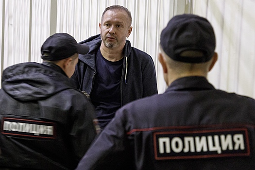 «Закрыли глаза на закон»: волгоградского экс — депутата Алексея Зверева оставили в СИЗО