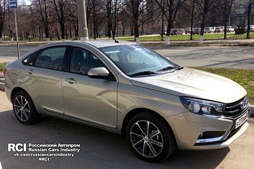 В Тольятти впервые сфотографировали "эксклюзивную" Lada Vesta
