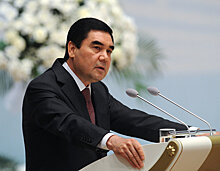 Глава Туркменистана наградил спортсменов и тренеров иномарками и деньгами