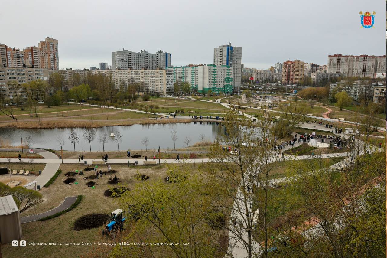«Мы вычистили пруд!»: горожане и отцы города поработали на субботнике в Санкт-Петербурге
