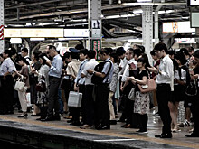 Власти токийского пригорода запретили жителям пользоваться смартфонами на ходу