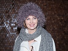 Актриса Елена Ксенофонтова встречает Новый год в хвойном лесу: дома у звезды уже красуются четыре ёлки