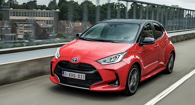 Toyota Yaris вошла в пятерку самых популярных автомобилей в Японии