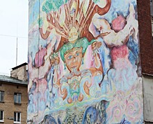 Гид по уличному искусству Петербурга: Даниил Хармс, мурал из 90-х с Матерью-Землей и Алиса в Зазеркалье
