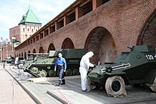 Опубликованы фото, как в кремле реставрируют военную технику к 9 мая