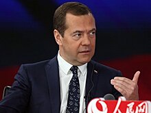 Медведев вручает российские награды руководству Китая