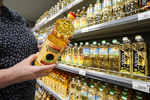 Песков объяснил, почему растут цены в магазинах