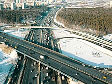 СМИ: 12 человек погибли на севере Индии при падении внедорожника в ущелье