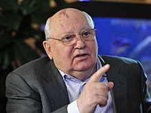 89-летний Михаил Горбачев освоил iPad: помогли барышни Венедиктова