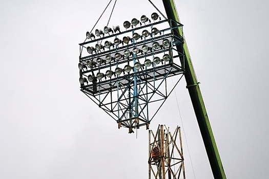Огни большого футбола: на стадионе «Балтика» заменят 144 лампы, освещавшие матчи клуба в Высшей лиге
