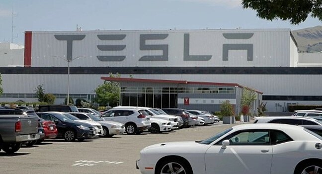 Tesla приостановила производство в США из-за нехватки деталей