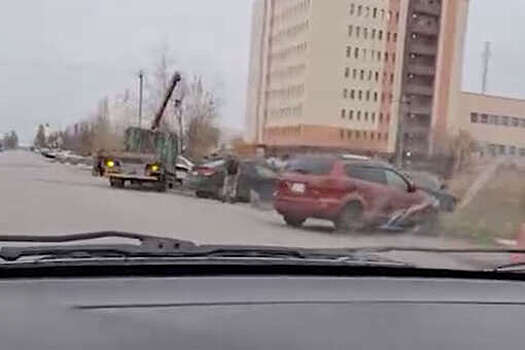 В Волгодонске водитель протаранил пять машин, пытаясь избежать ДТП