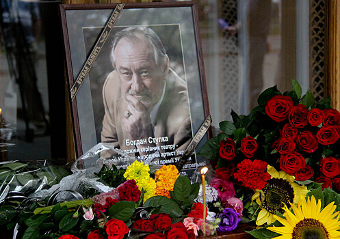 В Украине открыли памятник Богдану Ступке