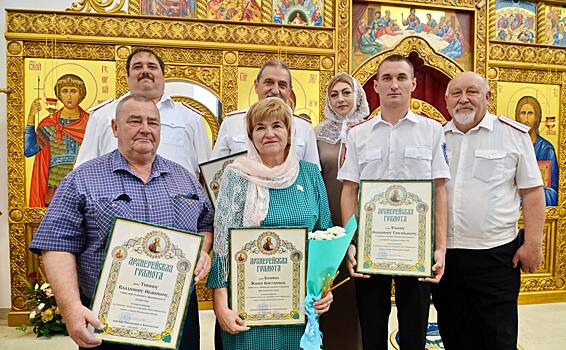 Людей поблагодарили за помощь в строительстве храма