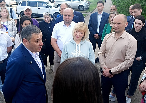 Александр Хинштейн пообещал решить проблемы жителей ПЛК