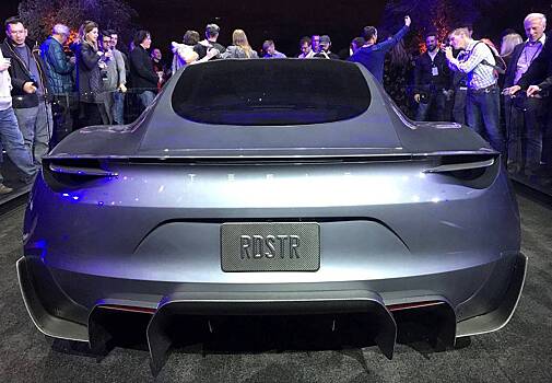 Выход самого быстрого автомобиля Tesla снова задержали