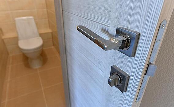 «Мой позывной «Унитаз»! Мэрия Ачинска воюет за «удобства» и с пенсионеркой, и с бомбоубежищами