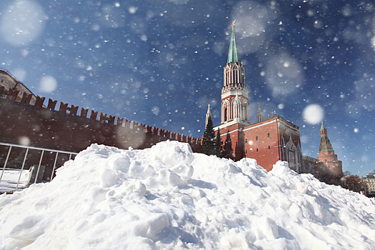 Москвичи принялись продавать снег