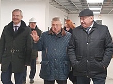 Виктор Волончунас и Сергей Якушев проверили ход строительства детской поликлиники во Фрунзенском районе
