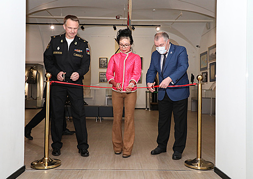 Выставка об истории военного сотрудничества России и Вьетнама открылась в Центральном военно-морском музее в Санкт- Петербурге