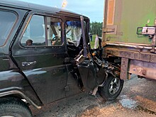 В Тверской области на трассе УАЗ влетел под фуру