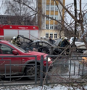 В Томске накануне загорелся автомобиль в районе Белого озера