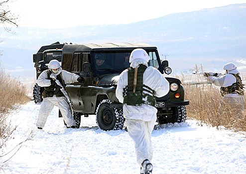 Более 1000 военнослужащих подразделений разведки ВВО в Приморье начали полевой  выход