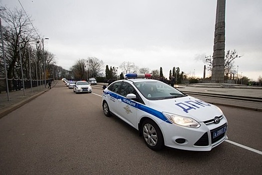 Родила через минуту: в Калининграде ГИБДД доставила роженицу в перинатальный центр