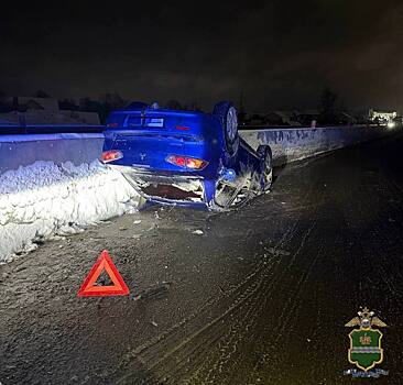 Mitsubishi перевернулся на дороге в Обнинске