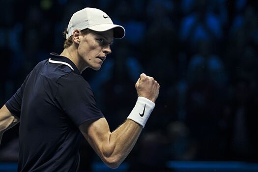 Видео: Янник Синнер прибыл в Малагу на Кубок Дэвиса