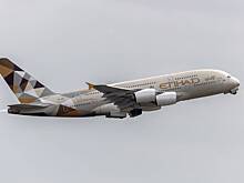 Врачи спасли жизнь внезапно упавшей в обморок на борту самолета стюардессе