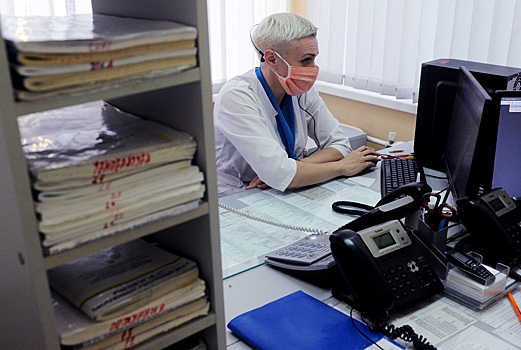 ЛОР и дерматолог: названы самые популярные у россиян врачи