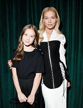 Кристина Асмус показала свежие фото с повзрослевшей дочерью от Гарика Харламова — поклонники в восторге