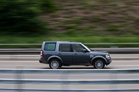 Находящиеся в личном пользовании чиновников автомобили предлагают указывать в декларациях