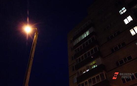 В нескольких районах Ленобласти жители вынуждены ходить по неосвещенным улицам