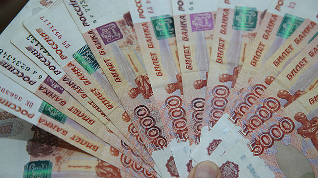 Россияне добились компенсации от завода, незаконно разгласившего их данные