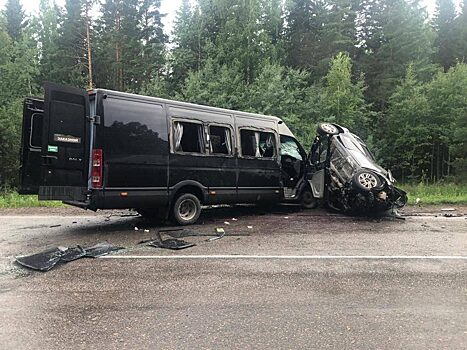 2 человека погибли при столкновении Toyota Ractis с пассажирским автобусом в Казачинском районе