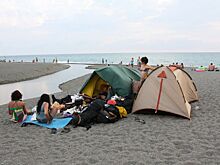 Крымские пляжи заполонили «дикие» туристы