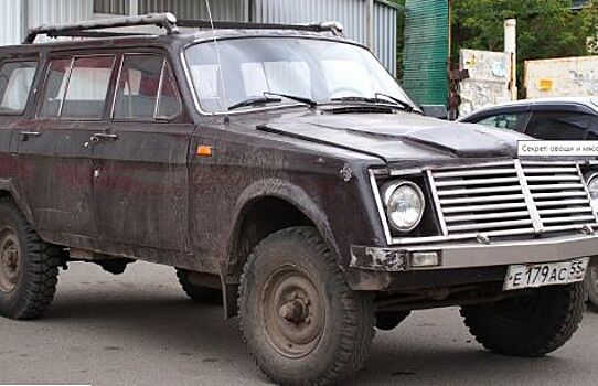 «ГАЗВАЗ»: В сети высмеяли «колхозную Волгу», собранную из советских авто