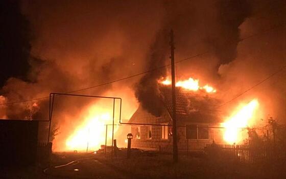В Ряжске сгорели два дома и сарай