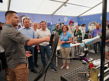 Игорь Комаров и Дмитрий Азаров отметили перспективные проекты научного кластера "iВолги"