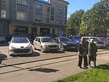 В Калининграде эроПАЗ увезли от Центрального парка в неизвестном направлении