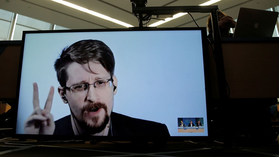 Сноуден после получения гражданства РФ заявил о стабильности для своей семьи