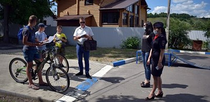 В Белгородской области автоинспекторы провели мобильные велоконсультации для любителей активного отдыха