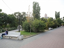 В волгоградском горсаду появилась фигура супергероя